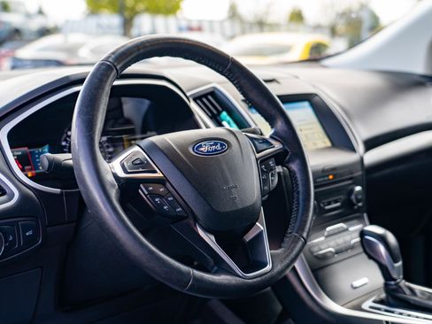 Used 2018 Ford Edge SEL w/ Equipment Group 201A AWD/4WD image 15