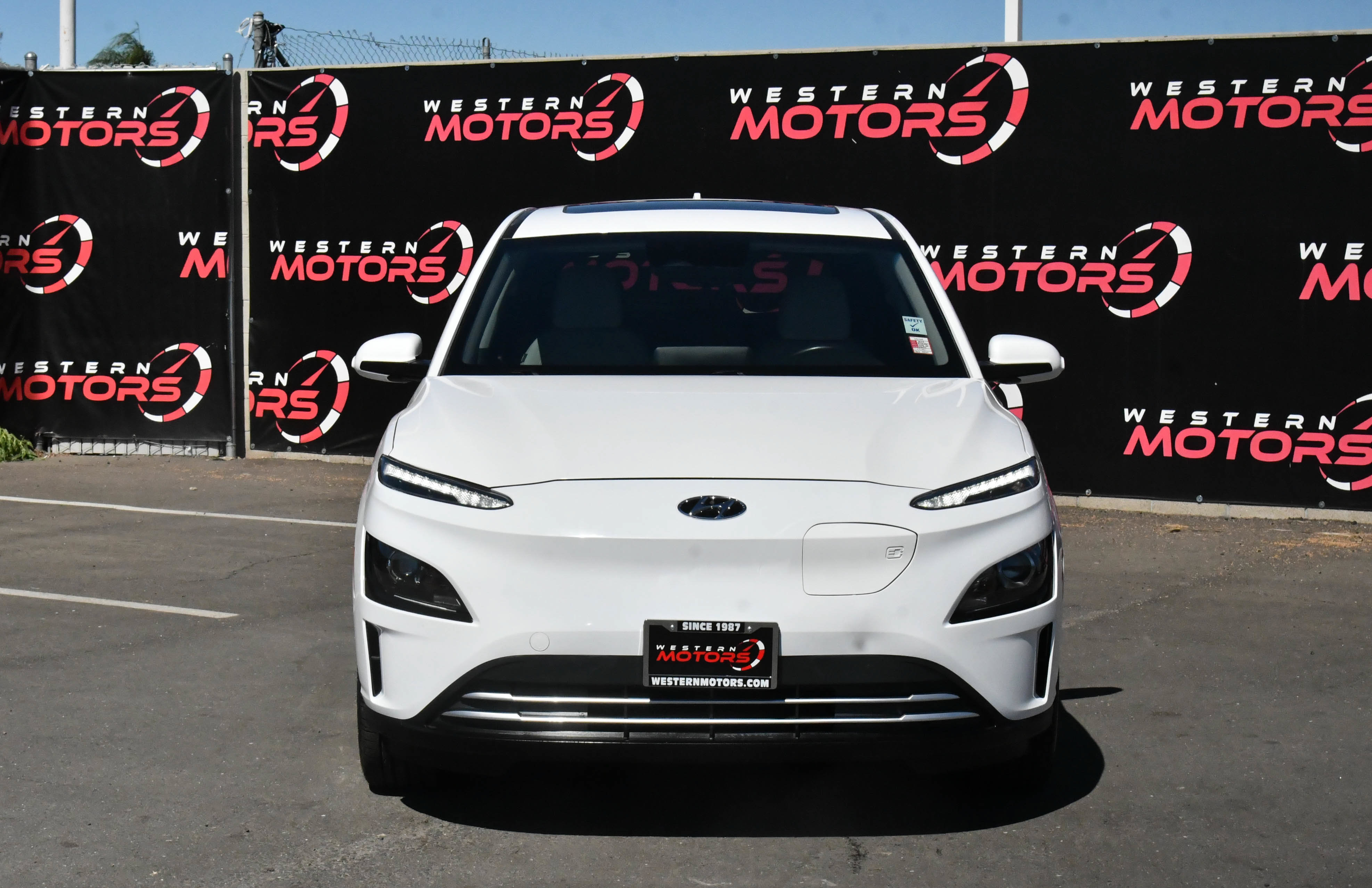Used 2023 Hyundai Kona SEL w/ Cargo Package FWD image 2