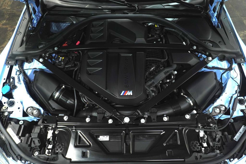 Used 2023 BMW M2 w/ Lighting Package RWD image 8