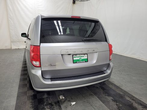 Used 2019 Dodge Grand Caravan SE image 6