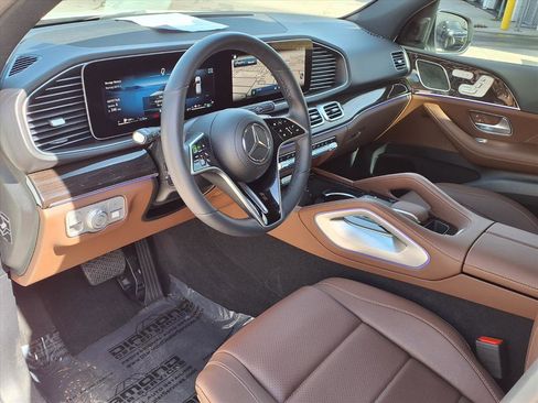 Used 2025 Mercedes-Benz GLE 450e 4MATIC image 18