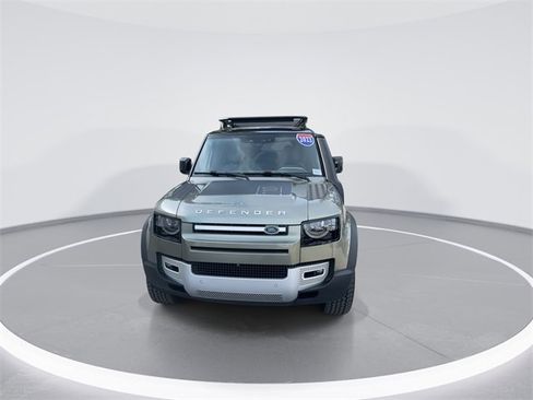 Used 2023 Land Rover Defender 110 SE image 2