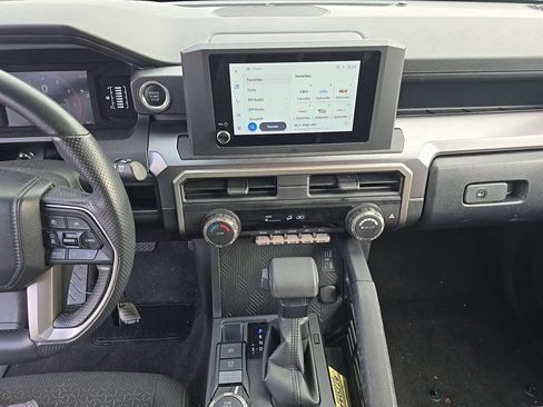 Used 2025 Toyota 4Runner SR5 AWD/4WD image 7