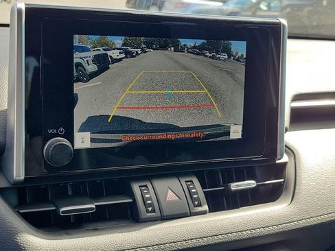 Used 2023 Toyota RAV4 XLE Premium image 27