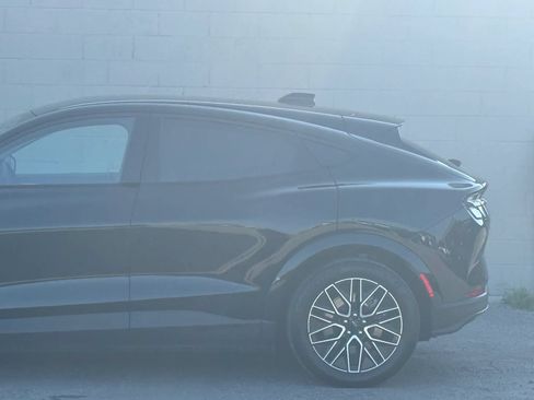 Used 2025 Ford Mustang Mach-E Premium AWD/4WD image 3