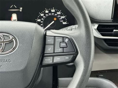 Used 2022 Toyota Sienna LE image 10