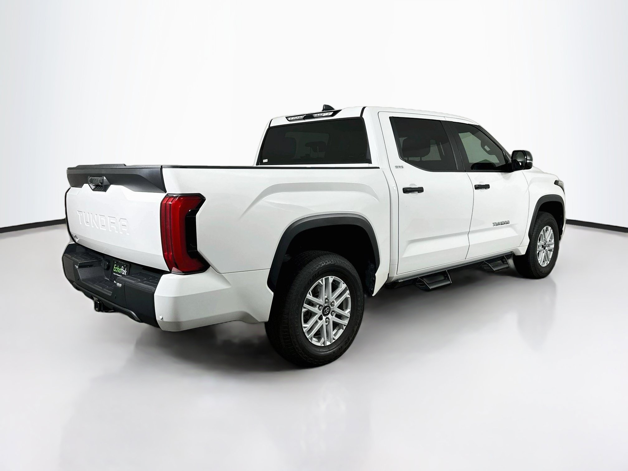 Used 2025 Toyota Tundra SR5 w/ SR5 Convenience Package AWD/4WD image 9