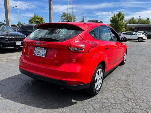 Used 2015 Ford Focus SE FWD image 3