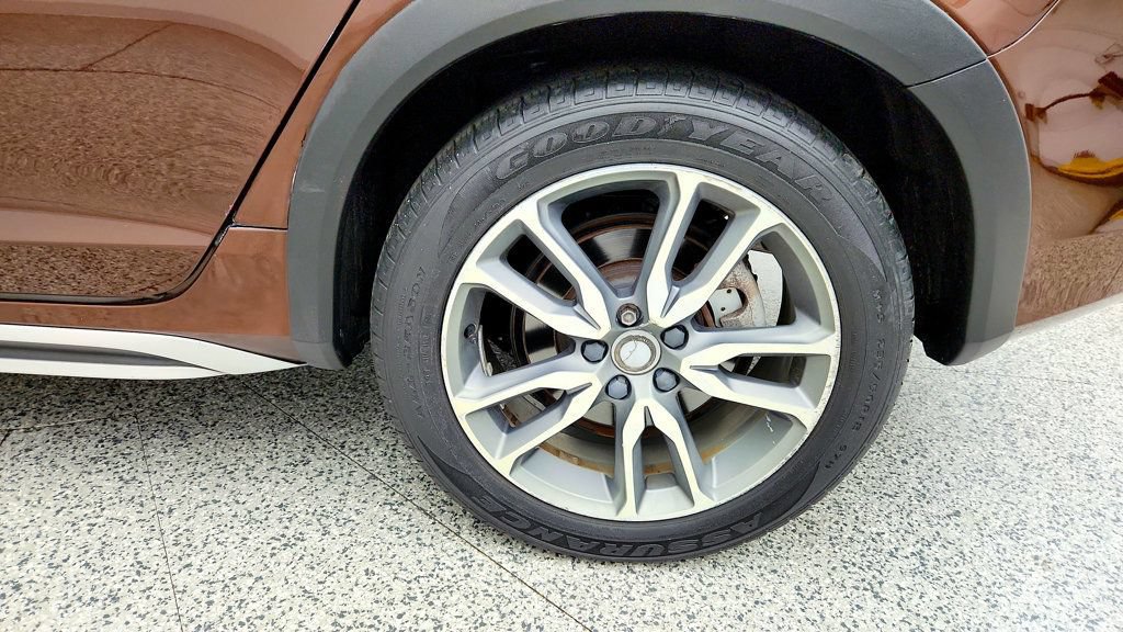 Used 2018 Volvo V60 T5 Cross Country w/ Convenience Package AWD/4WD image 9