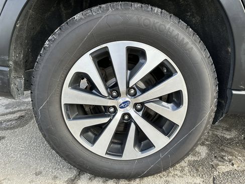 Used 2020 Subaru Outback Premium image 10