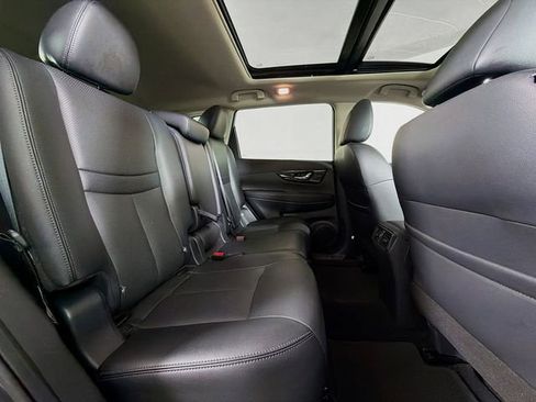 Certified 2019 Nissan Rogue SL w/ Premium Package AWD/4WD image 30