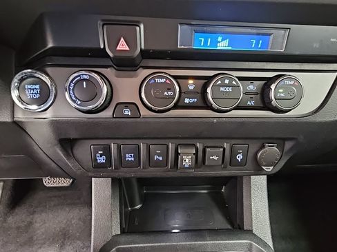 Used 2023 Toyota Tacoma TRD Off-Road image 18