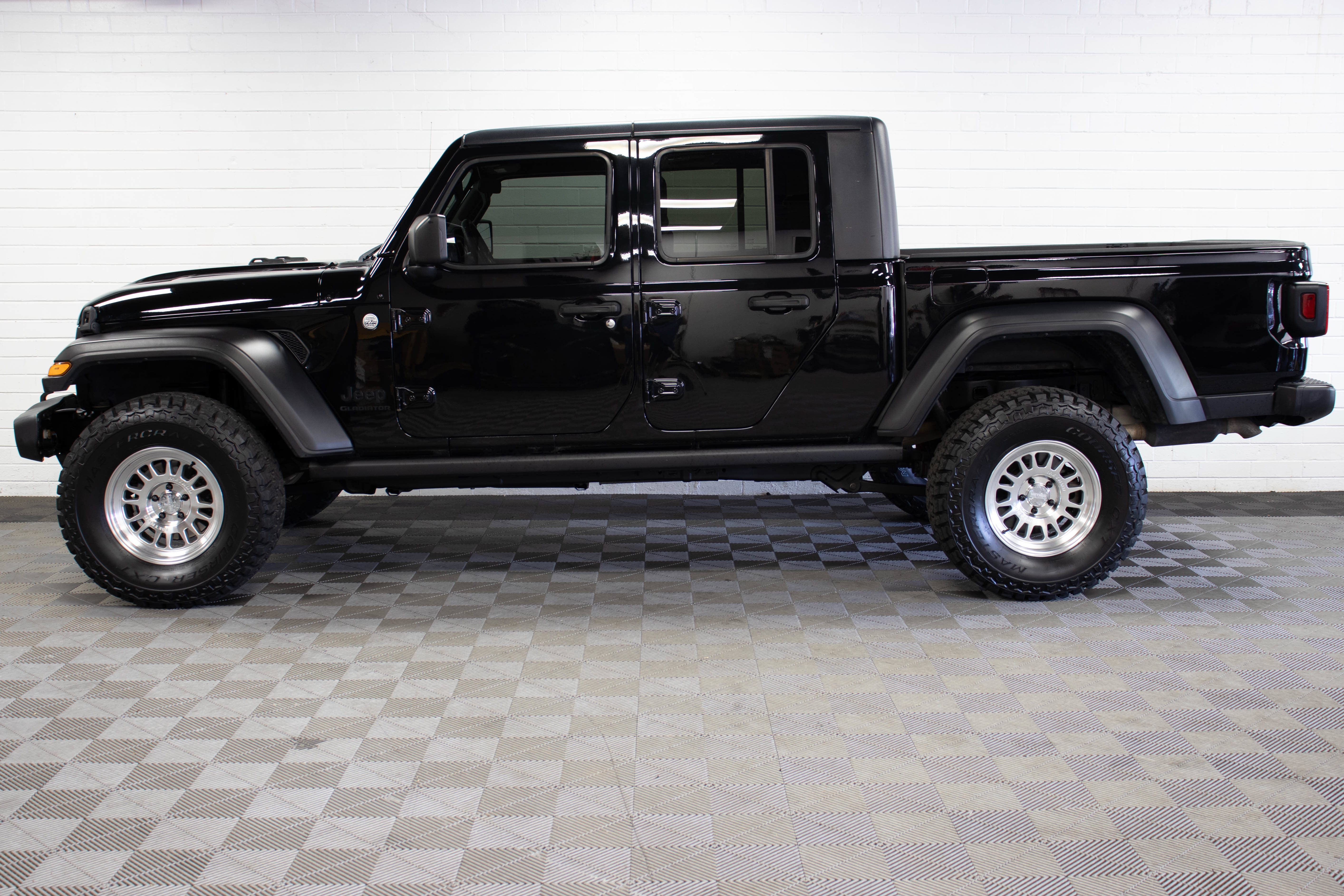 Used 2020 Jeep Gladiator Sport w/ Quick Order Package 24S AWD/4WD image 6