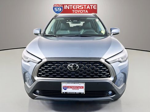Used 2023 Toyota Corolla Cross XLE w/ Convenience Package AWD/4WD image 2