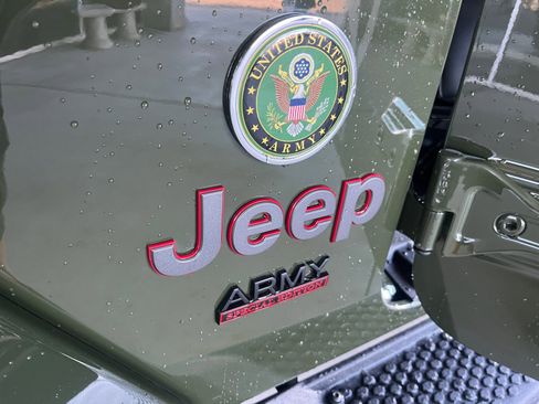 Used 2021 Jeep Wrangler Unlimited Rubicon image 24