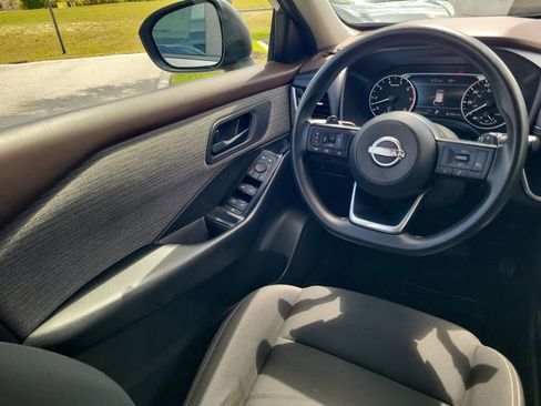 Used 2023 Nissan Rogue S AWD/4WD image 19