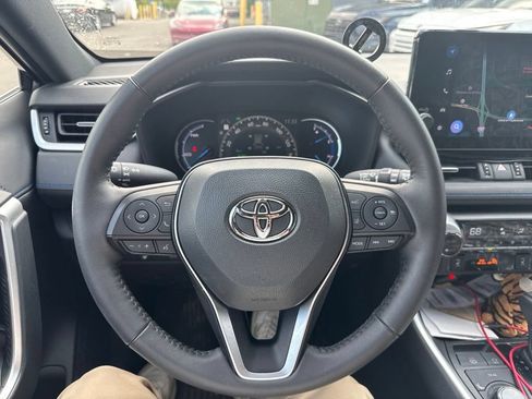 Used 2024 Toyota RAV4 XSE AWD/4WD image 23