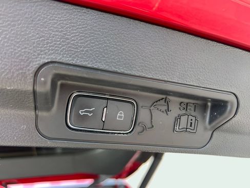 Used 2023 Ford Explorer Limited w/ Equipment Group 301A AWD/4WD image 20
