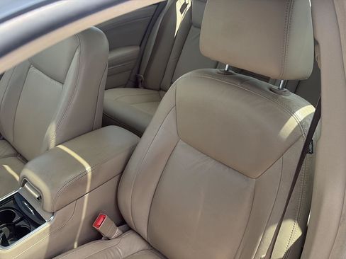 Used 2011 Chrysler 300 Limited RWD image 13