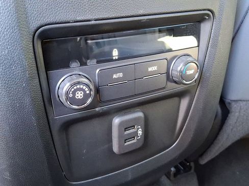 Certified 2024 Buick Enclave Essence w/ Technology Package image 20