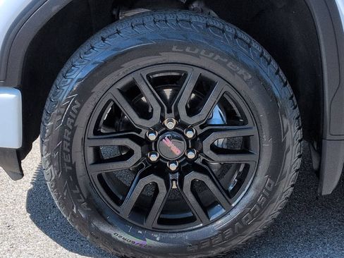 Used 2022 GMC Sierra 1500 Elevation w/ LPO, Elevation Black Package AWD/4WD image 14