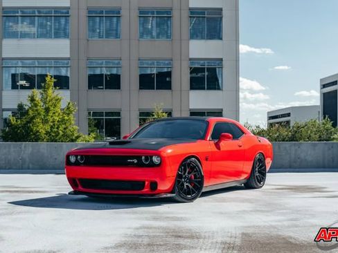 Used 2016 Dodge Challenger SRT Hellcat RWD image 18