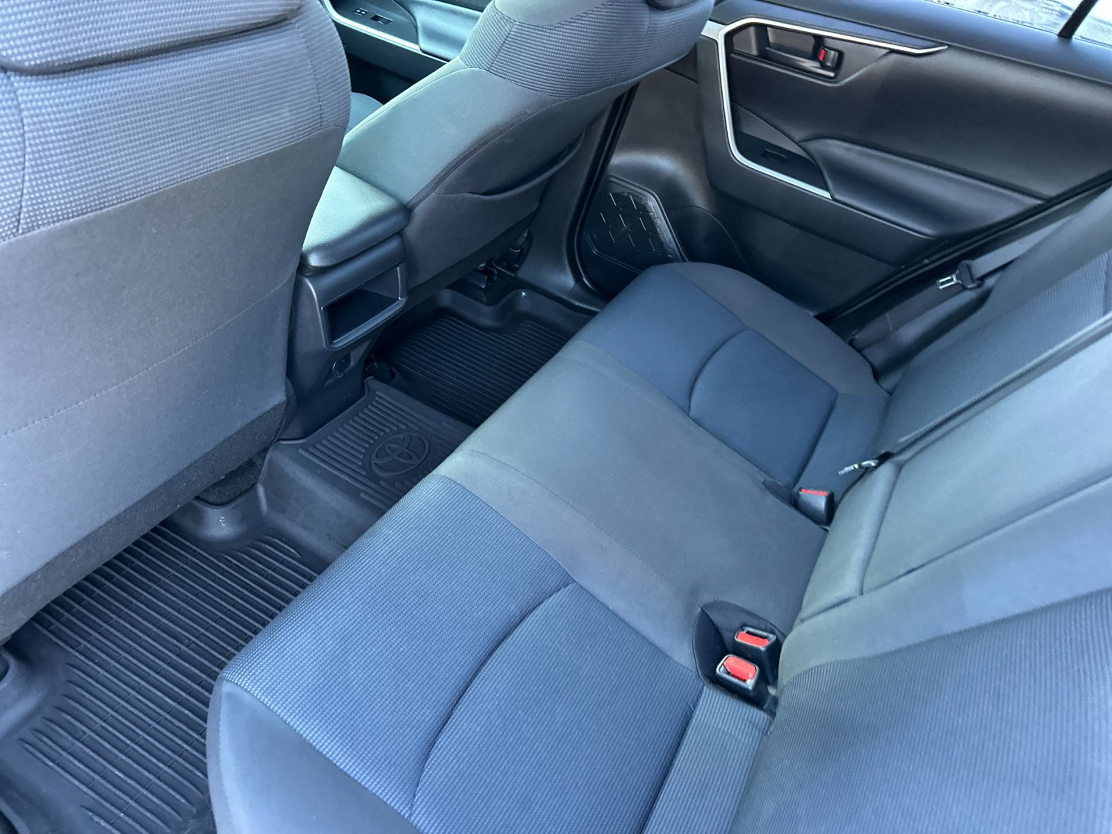Used 2020 Toyota RAV4 LE w/ All Weather Liner Package AWD/4WD image 11