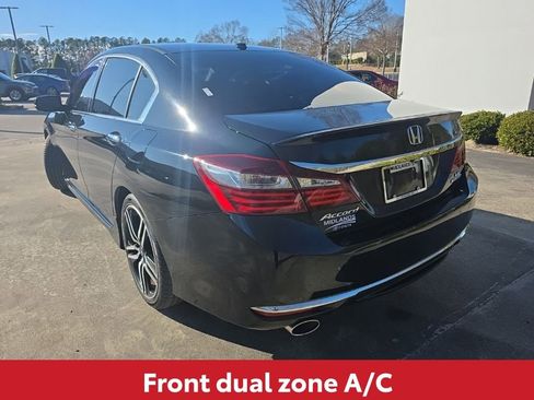 Used 2017 Honda Accord Touring image 4