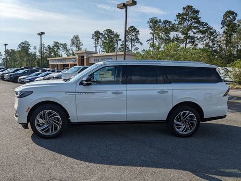 New 2025 Lincoln Navigator L Reserve image 9