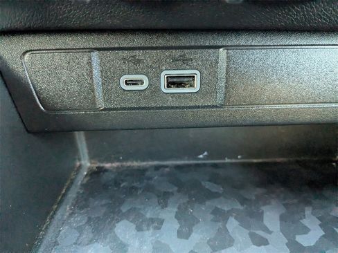 Certified 2024 Chevrolet Colorado LT w/ LT Convenience Package image 19