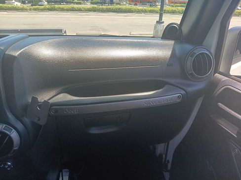 Used 2014 Jeep Wrangler Unlimited Sport AWD/4WD image 17