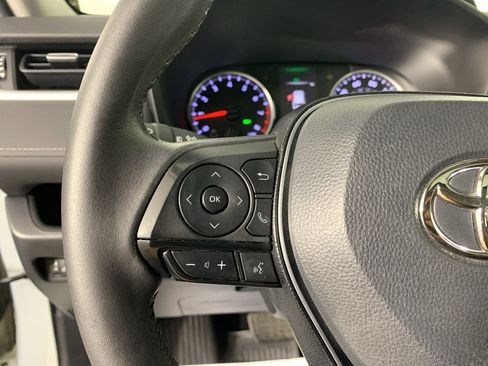 Used 2019 Toyota RAV4 XLE Premium FWD image 19