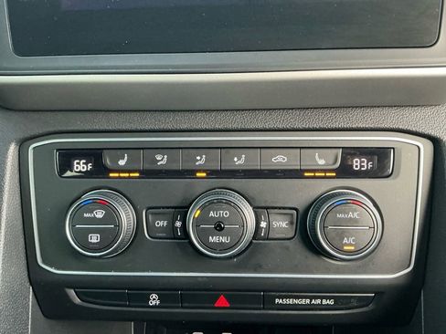 Used 2021 Volkswagen Atlas Cross Sport SE image 16