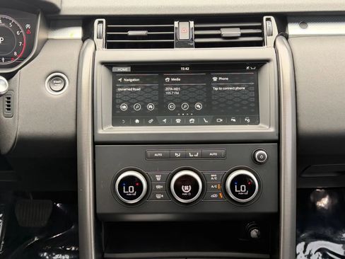 Used 2020 Land Rover Discovery Landmark AWD/4WD image 21