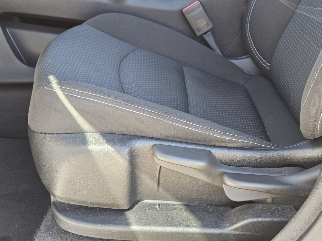 Used 2022 GMC Terrain SLE FWD image 24