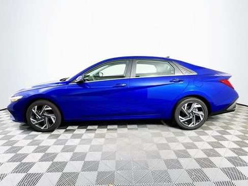 Certified 2026 Hyundai Elantra Limited w/ Cargo Package FWD image 3