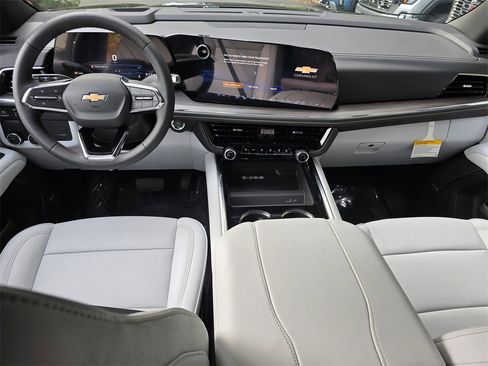 New 2026 Chevrolet Suburban Premier image 22