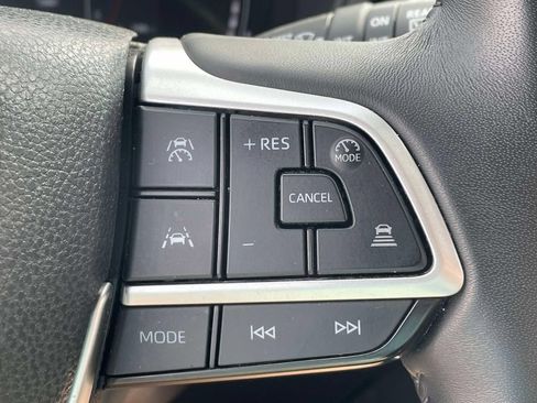 Used 2025 Toyota Grand Highlander AWD image 31