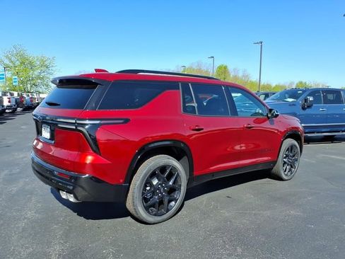 New 2026 Chevrolet Traverse RS w/ LPO, Floor Liner Package AWD/4WD image 3