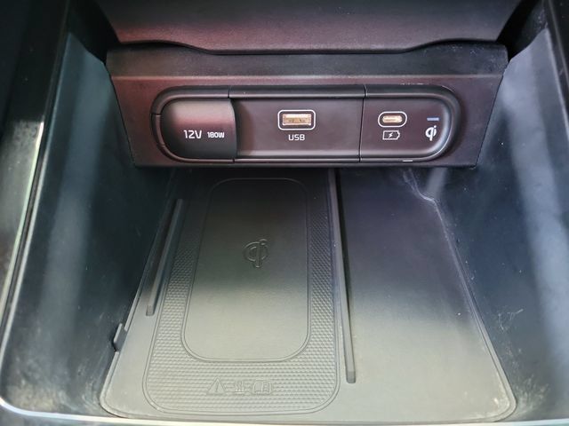 Used 2024 Kia Telluride EX w/ EX Captain's Chair Package FWD image 28