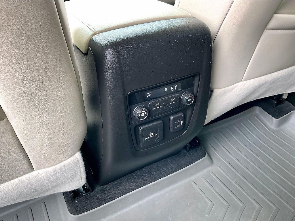 Used 2023 Buick Enclave Essence w/ Experience Buick Package AWD/4WD image 27