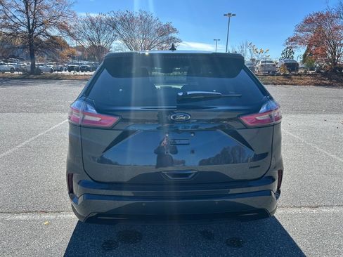 Used 2024 Ford Edge SE w/ Black Appearance Package image 5