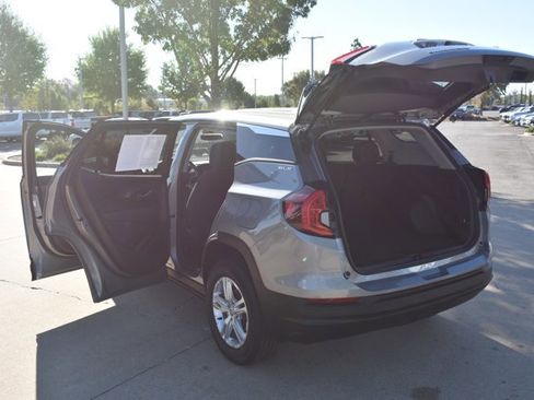 Used 2024 GMC Terrain SLE image 16