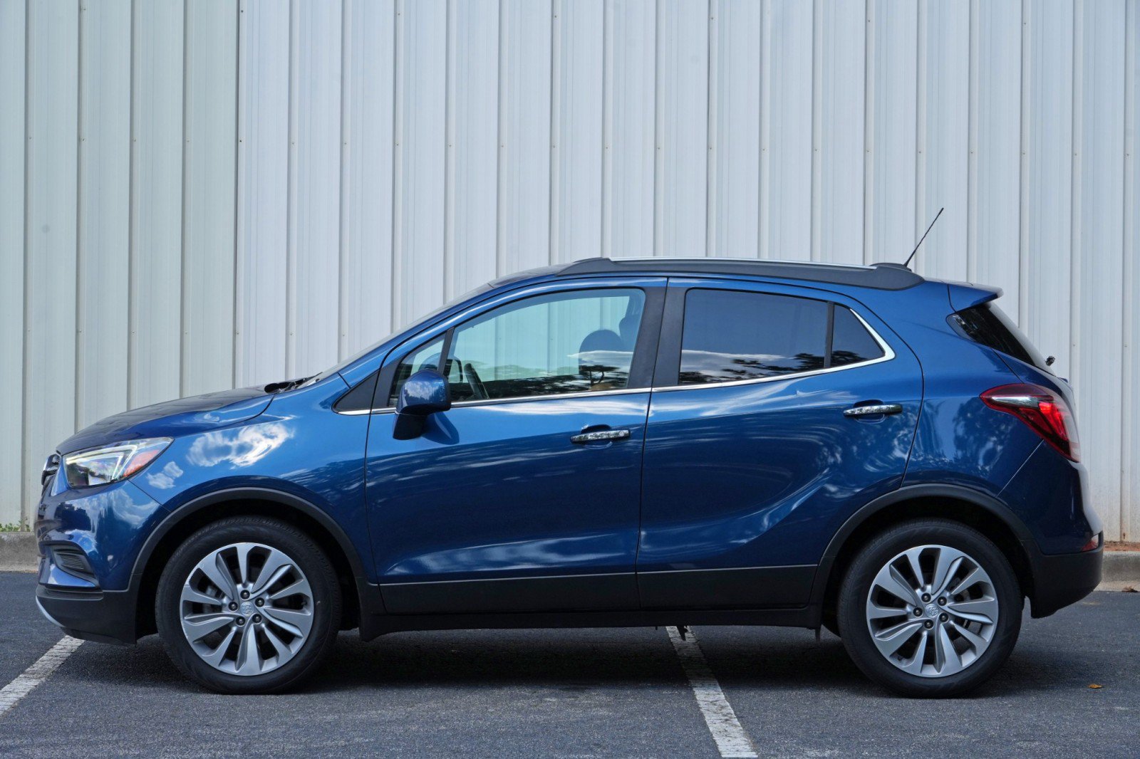 Used 2020 Buick Encore Preferred w/ Safety Package FWD image 44