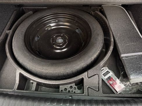 Used 2017 Volkswagen Tiguan S image 13