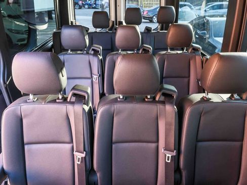 Used 2024 Mercedes-Benz Sprinter 2500 image 27