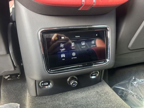 Used 2022 Bentley Bentayga AWD/4WD image 26