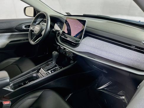 Used 2022 Jeep Compass Latitude w/ Sun and Sound Group image 26