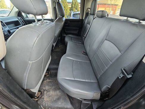 Used 2018 RAM 1500 Tradesman w/ Chrome Appearance Group RWD image 17