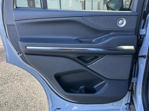 New 2025 Lincoln Navigator Reserve w/ Jet Appearance Package image 25